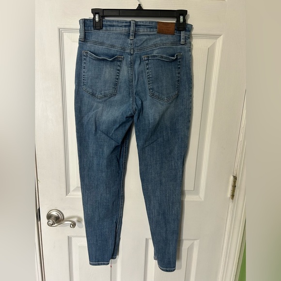Lucky Brand Bridgette Skinny. Button Fly 6/28 Ankle jeans. Denim. - Picture 5 of 11